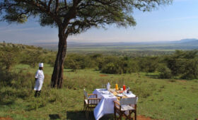 Bush-Breakfasts-and-Sundowners-on-Safari-in-Tanzania