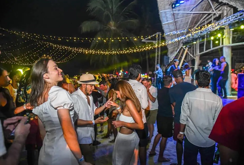 Zanzibar Island Nightlife: Beach Bars & Parties