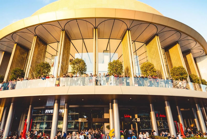 Hotels-Near-Dubai-Mall-for-Easy-Shopping-Access