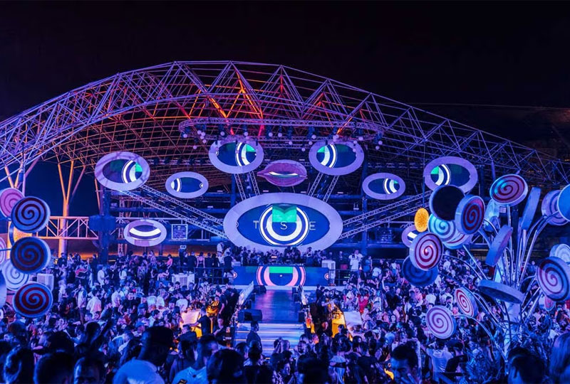 How-to-Enjoy-Dubai’s-Nightlife-Safely-as-a-Tanzanian-Visitor