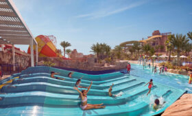 How-to-Experience-Dubai’s-Aquaventure-Waterpark-for-Families