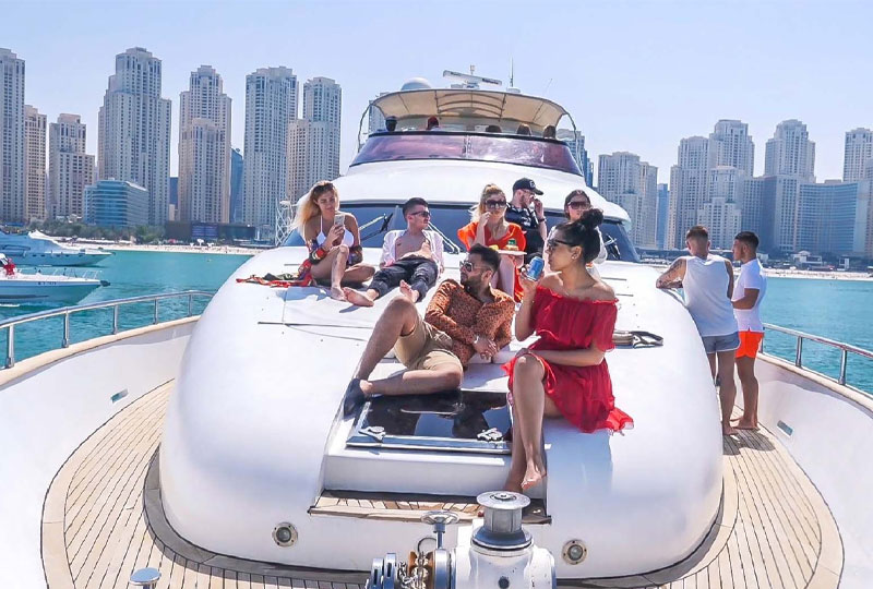 How-to-Experience-Dubai’s-Yacht-Tours-and-Cruises