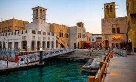How-to-Explore-Dubai’s-Old-Town-Al-Fahidi-Historical-Neighborhood