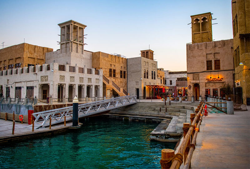 How-to-Explore-Dubai’s-Old-Town-Al-Fahidi-Historical-Neighborhood