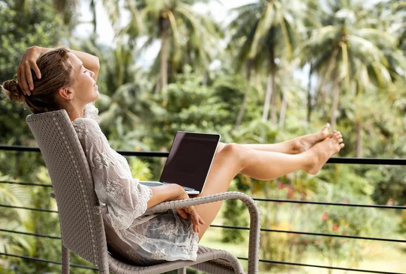 Zanzibar Beaches for Digital Nomads: WiFi & Workspaces