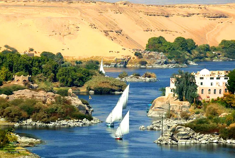 Combining Desert Adventures with Nile Cruises
