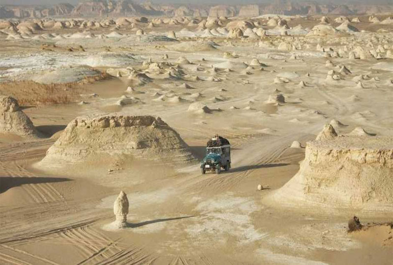 Exploring the White Desert National Park