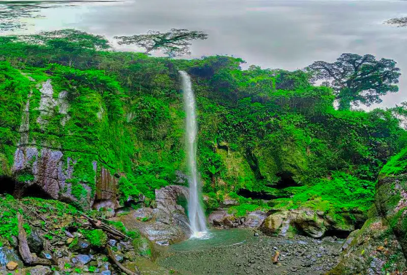 Hike- to -Napuru- Waterfalls
